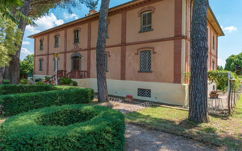 Villa delle Sophore 12: Fachada, Arbusto, Asentamientos Humanos, Inmuebles, Jardín, Mansión, Paisajismo, Hacienda, Yarda, Villa