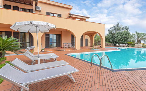 Villa Elda 6: Piscina, Recurso, Mueble Para Exteriores, Eco Hotel, Hacienda, Hotel, Villa, Silla, Ciudad De Vacaciones