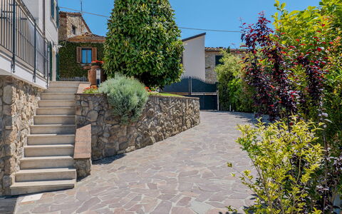 Villa Elena 9+1: Losa, Guijarro, Sombra, Pared De Piedra, Pasarela, Jardín, Hormigón, Paisajismo, Maceta