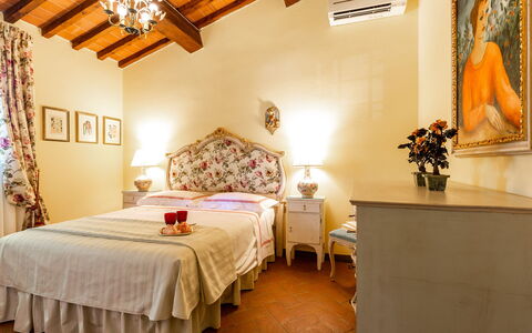 Villa Elisa 16: Mueble, Diseño De Interiores, Habitación, Cama, Textil, Piso, Sábana, Suelo, Lecho, Linos