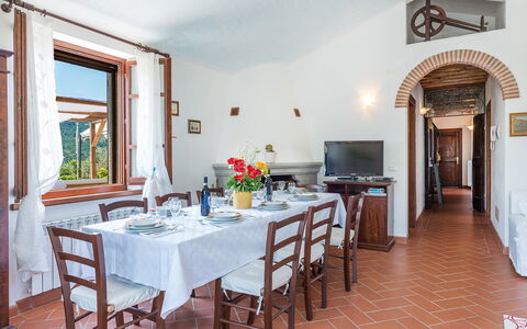 Villa Fabi 6+2: Mueble, Mesa, Silla, Cocina Y Comedor Mesa, Comedor, Planta De Casa, Maceta, Villa, Eco Hotel, Hotel