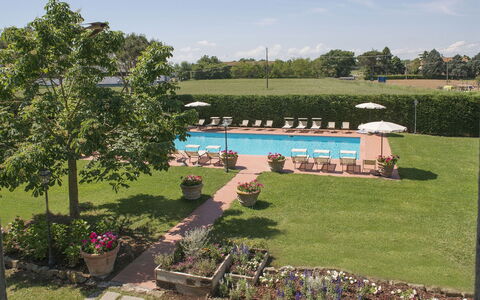 Le Caselle 26: Arbusto, Piscina, Recurso, Jardín, Ocio, Inmuebles, Eco Hotel, Sombra, Paisajismo, Hacienda