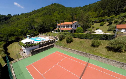 La Villa Dina 10: Piscina, Recurso, Eco Hotel, Thermae, Ciudad De Vacaciones, Hotel, Villa