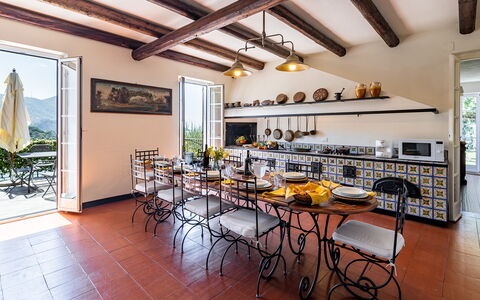 Villa Baia Blu 12: Mueble, Cocina Y Comedor Mesa, Casa, Silla, Comedor, Cocina, Planta De Casa, Inmuebles, Recurso, Mostrador
