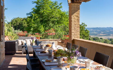La Vecchia Fonte 15: Mueble, Mueble Para Exteriores, El Terreno Del Lote, Silla, Mesa Al Aire Libre, Inmuebles, Patio, Hacienda, Jardín, Cocina Y Comedor Mesa