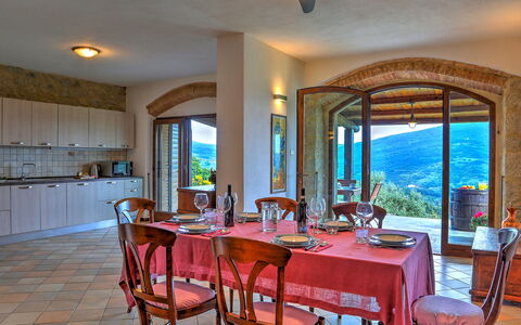La Casa di Elsa 6: Mueble, Cocina Y Comedor Mesa, Silla, Comedor, Eco Hotel, Villa, Planta De Casa