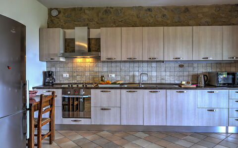La Casa di Elsa 6: Cocina, Aparato De Cocina, Mostrador, Electrodoméstico, Gabinetes, Diseño De Interiores, Piso, Electrodoméstico, Fregadero, Mueble