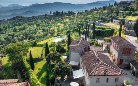 Villa Primo Sole 22: Tierras Altas, Colina, Casa, Paisaje, Hill Station, Techo, Área Rural, Inmuebles, Pueblo, Cabaña
