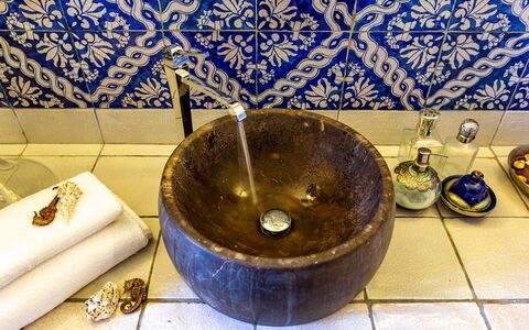 Villa Alba 12: Arreglo De Tubería, Baño, Plomería, Grifo, Lavabo Del Baño, Lavabo, Loseta, Cerámico, Porcelana, Fotografía De Naturalezas Muertas
