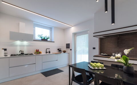 Villa Ninetta 10+1: Cocina, Diseño De Interiores, Mostrador, Lámpara, Techo, Encendiendo, Casa, Piso, Gabinetes, Aparato De Cocina