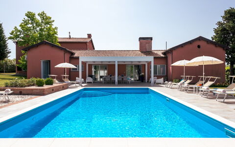 Villa Ninetta 10+1: Piscina, Recurso, Material Compuesto, Casa, Inmuebles, Mueble Para Exteriores, Silla, Eco Hotel, Sombra, Sunlounger