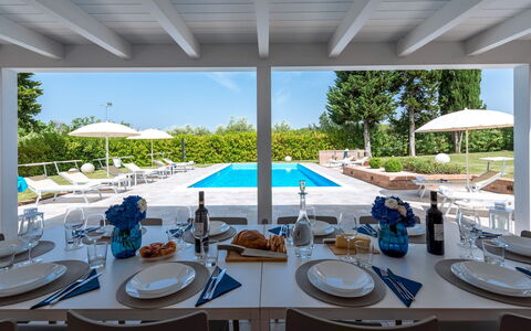 Villa Ninetta 10+1: Piscina, Mueble, Mueble Para Exteriores, Recurso, Silla, Material Compuesto, Eco Hotel, Sombra, Inmuebles, Sunlounger