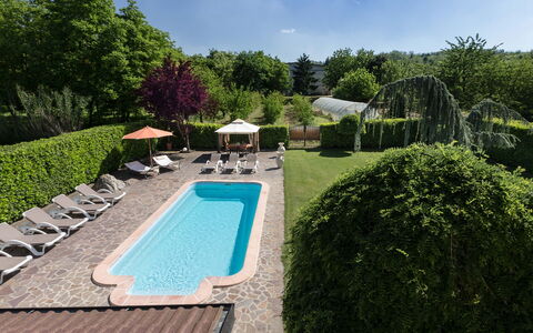 Villa Miki 10: Piscina, Arbusto, Mueble Para Exteriores, Ocio, Jardín, Recurso, Paisajismo, Sunlounger, Eco Hotel, Sombra