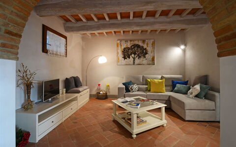 Torre la Ripa 8: Mueble, Diseño De Interiores, Piso, Pared, Sofá, Suelo, Madera, Techo, Habitación, Sala