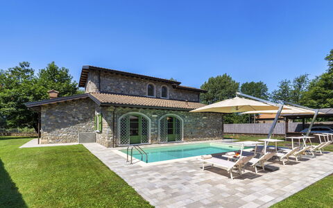 Villa Elsa 6: Piscina, Inmuebles, Casa De Campo, Recurso, Cabaña, Thermae, Jardín, Hacienda, Villa, Eco Hotel