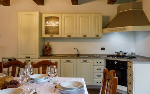 Villa Agostini 10: Cocina, Diseño De Interiores, Mueble, Madera, Mostrador, Aparato De Cocina, Gabinetes, Electrodoméstico, Piso, Techo