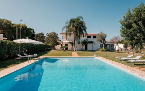 Villa Demal 8+2: Piscina, Recurso, Hacienda, Thermae, Inmuebles, Ocio, Eco Hotel, Villa, Hotel, Sombra