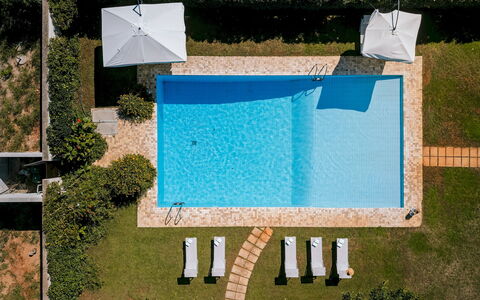 Villa Demal 8+2: Piscina, Azul, Recurso, Material Compuesto, Ocio, Mueble Para Exteriores, Sombra, Eco Hotel, Thermae, Fuente De Agua