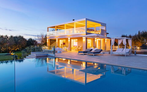 La Perla tra Gli Ulivi 12: Piscina, Recurso, Inmuebles, Villa, Mansión, Eco Hotel, Oscuridad, Diseño, Hotel, Balcón