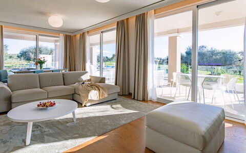 La Perla tra Gli Ulivi 12: Diseño De Interiores, Mueble, Piso, Suelo, Madera, Techo, Casa, Silla, Sala, Mesa