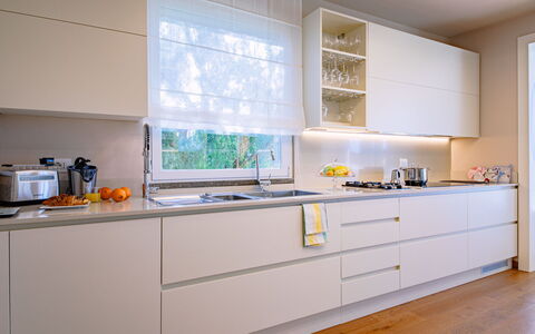 La Perla tra Gli Ulivi 12: Cocina, Diseño De Interiores, Mostrador, Madera, Gabinetes, Aparato De Cocina, Mueble, Piso, Casa, Encendiendo