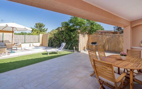 Villa Gea 8: Mueble Para Exteriores, Sombra, Jardín, Suelo, Paisajismo, Losa, Patio Interior, Hormigón, Eco Hotel, Yarda