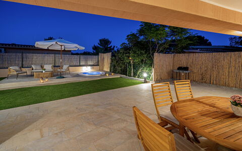 Villa Gea 8: Piso, Suelo, Sombra, Jardín, Mueble Para Exteriores, Piscina, Eco Hotel, Manchas De Madera, La Iluminación Del Paisaje, Patio Interior