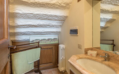 Casale Piattini 10: Pared, Piso, Arreglo De Tubería, Diseño De Interiores, Techo, Suelo, Grifo, Baño, Encendiendo, Plomería