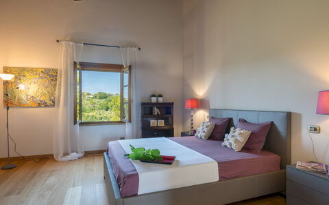 La Villa Nell'Isola Verde 12: Mueble, Diseño De Interiores, Piso, Habitación, Suelo, Techo, Textil, Casa, Cama, Encendiendo