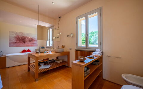 Villa le Cave 12: Piso, Suelo, Diseño De Interiores, Pared, Arreglo De Tubería, Madera, Baño, Lavabo Del Baño, Grifo, Lavabo