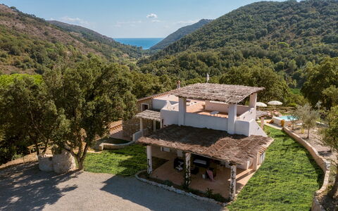 Villa Zaca 6: Paisaje, Área Rural, Hill Station, Inmuebles, Cabaña, Cordillera, Pueblo, Casa De Campo, Pueblo De Montaña, Eco Hotel