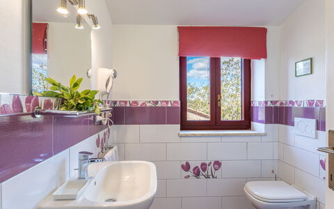 Podere San Ansano 14+2: Arreglo De Tubería, Diseño De Interiores, Baño, Piso, Grifo, Plomería, Lavabo, Rosado, Suelo, Loseta