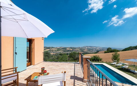 Casale Principessa 6+2: Piscina, Mueble Para Exteriores, Mueble, Silla, Recurso, Paraguas, Eco Hotel, Balcón, Sombra, Mesa Al Aire Libre