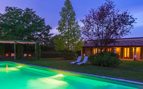 La Tana del Ghiro 18: Azul, Piscina, Recurso, Inmuebles, Thermae, Eco Hotel, Hacienda, Casa De Campo, Jardín, Patio Interior