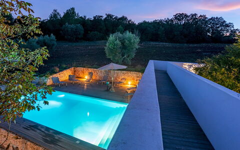 Trullo Santa Pazienza 6+3: Piscina, Azul, Material Compuesto, Recurso, Inmuebles, Eco Hotel, Oscuridad, Fuente De Agua, Reflexión, Paisajismo
