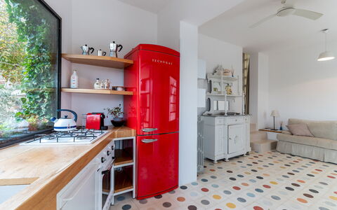 Trullo Santa Pazienza 6+3: Cocina, Aparato De Cocina, Diseño De Interiores, Electrodoméstico, Piso, Mostrador, Mueble, Electrodoméstico, Suelo, Gabinetes