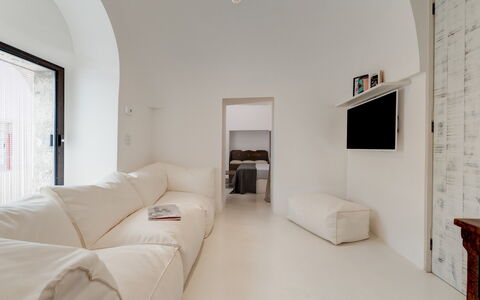 Trullo Santa Pazienza 6+3: Diseño De Interiores, Piso, Suelo, Mueble, Techo, Sofá, Habitación, Sala, Departamento, Casa