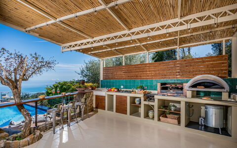 Villa Provenza 12+4: Recurso, Sombra, Eco Hotel, Silla, Piscina, Manchas De Madera, Hotel, Estructura Al Aire Libre, Villa, Cubierta