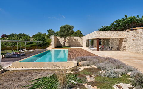Villa Majoli 9: Inmuebles, Diseño, Paisajismo, Villa, Patio Interior, Piscina, Mueble Para Exteriores