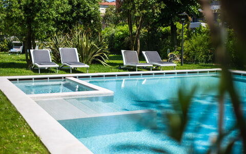 Villa Guidi 10: Piscina, Mueble Para Exteriores, Recurso, Sombra, Material Compuesto, Sunlounger, Mueble, Jardín, Eco Hotel, Fuente De Agua