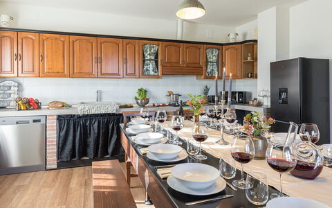 Casale Bella Vita 8+4: Mueble, Cocina, Aparato De Cocina, Mostrador, Electrodoméstico, Diseño De Interiores, Gabinetes, Piso, Madera, Electrodoméstico