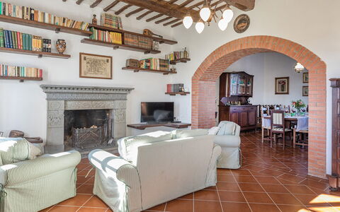 Casale le Tre Querce 8+1: Mueble, Pared, Piso, Diseño De Interiores, Casa, Suelo, Sala, Habitación, Silla, Techo