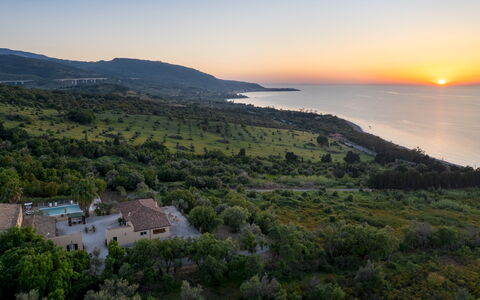 Villa le Sorbe 12: Horizonte, Paisaje, Costa, Fotografía Aérea, Dom, Noche, Amanecer, Chaparral