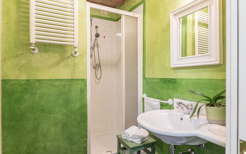 Podere Pratovecchio 14+2: Diseño De Interiores, Piso, Suelo, Arreglo De Tubería, Techo, Mueble, Habitación, Plomería, Baño, Grifo