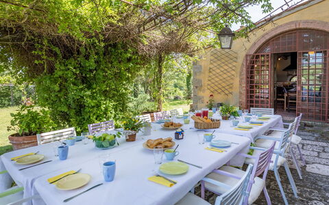 Podere Pratovecchio 14+2: Mueble, Mesa, Silla, Cocina Y Comedor Mesa, Manteles, Restaurante, Mesa Al Aire Libre, Jardín, Comida, Mueble Para Exteriores