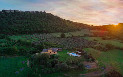 Podere Pratovecchio 14+2: Paisaje, Área Rural, Pradera, El Terreno Del Lote, Asentamientos Humanos, Pueblo, Campo, Plantación, Cabaña, Inmuebles