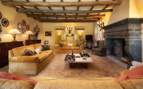 Casale Dell Oasi 12: Mueble, Diseño De Interiores, Sofá, Pared, Piso, Sala, Suelo, Techo, Casa, Habitación