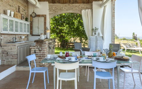 Casa Pilar 4+1: Mueble, Silla, Mesa, Cocina Y Comedor Mesa, Diseño De Interiores, Comedor, Mueble Para Exteriores, Mesa Al Aire Libre, Restaurante, Manteles