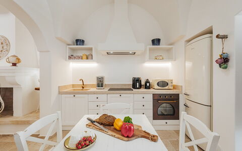 La Torre di Monsignore 12: Diseño De Interiores, Mueble, Techo, Piso, Encendiendo, Suelo, Cocina, Lámpara, Habitación, Aparato De Cocina