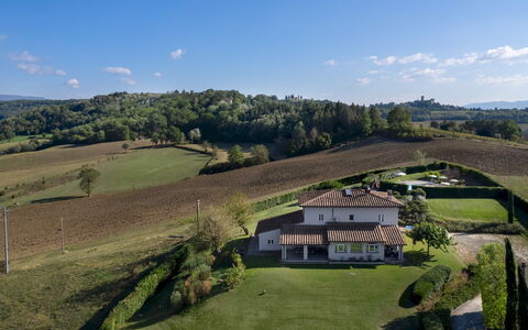 Villa Il Magnifico 10: Hierba, Pradera, Área Rural, Colina, El Terreno Del Lote, Casa, Paisaje, Tierras Altas, Llanura, Cabaña